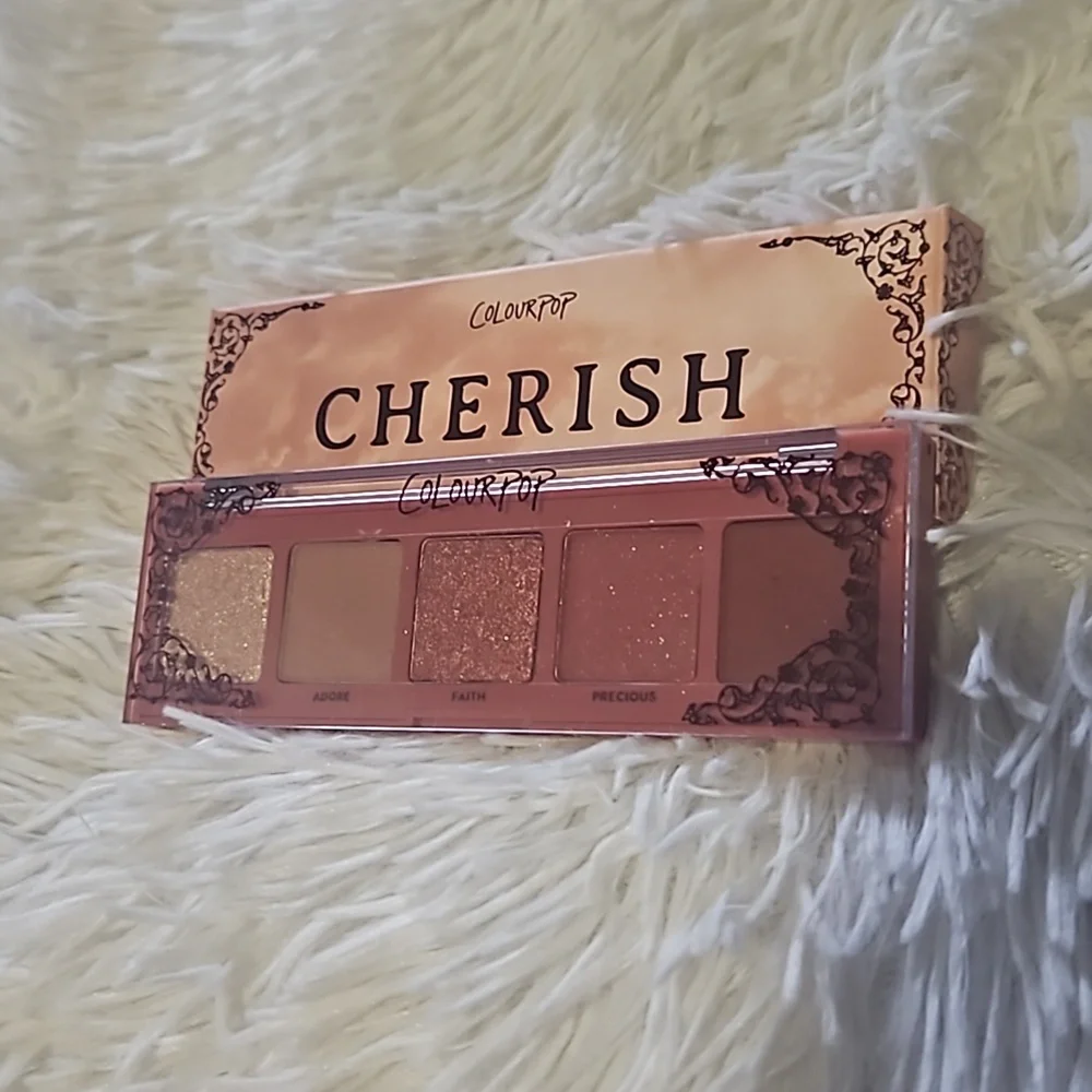 🆕️Colourpop CHERISH Eyeshadow Palette LOVE STRUCK Collection